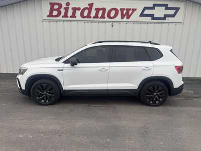 2022 Volkswagen Taos, $14899.00. Photo 7