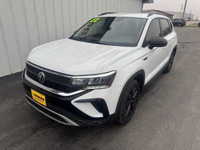 2022 Volkswagen Taos, $14899.00. Photo 8