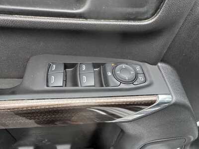 2020 Chevrolet 2500 Crew Cab, $39585.00. Photo 10