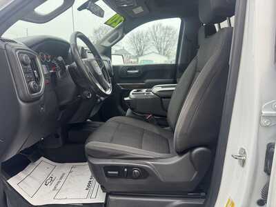 2020 Chevrolet 2500 Crew Cab, $39585.00. Photo 9