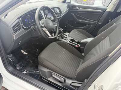 2024 Volkswagen Jetta, $14999.00. Photo 10