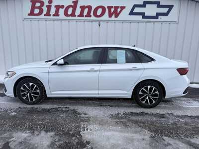 2024 Volkswagen Jetta, $14999.00. Photo 5