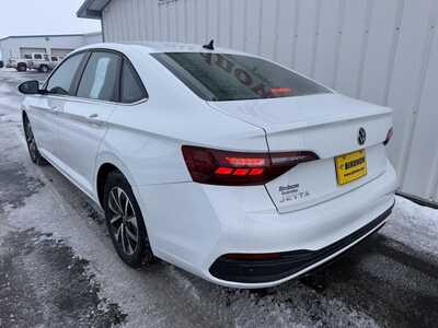 2024 Volkswagen Jetta, $14999.00. Photo 7