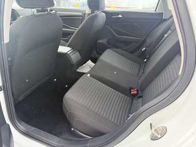 2024 Volkswagen Jetta, $14999.00. Photo 9