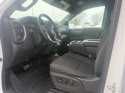 2020 Chevrolet 1500 Crew Cab, $34999.00. Photo 11