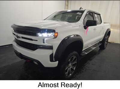 2020 Chevrolet 1500 Crew Cab, $39999.00. Photo 1