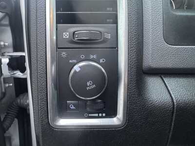 2019 RAM 1500 Crew Cab, $23996.00. Photo 11