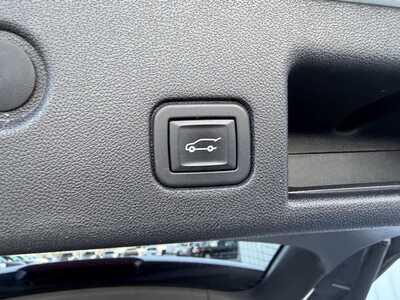 2020 Chevrolet Equinox, $19855.00. Photo 8