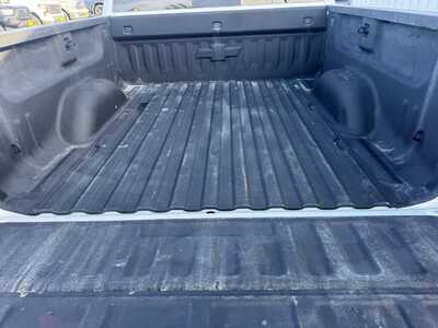 2017 Chevrolet 1500 Crew Cab, $20490.00. Photo 4