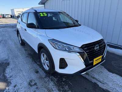 2025 Nissan Kicks, $17990.00. Photo 2