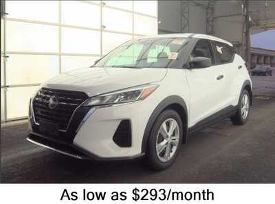 2025 Nissan Kicks, $17999.00. Photo 1