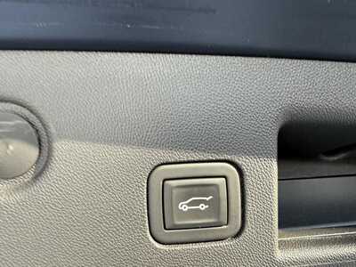 2023 Chevrolet Equinox, $17955.00. Photo 8