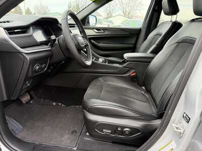 2024 Jeep Grand Cherokee, $32899.00. Photo 10