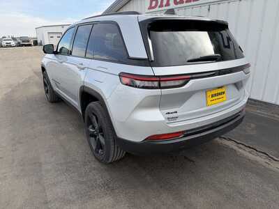 2024 Jeep Grand Cherokee, $32899.00. Photo 8