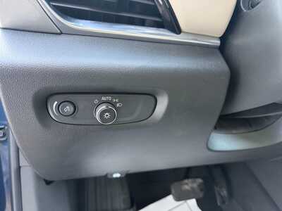 2022 Chevrolet Traverse, $26899.00. Photo 11