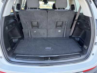 2023 Jeep Grand Cherokee L, $22899.00. Photo 5