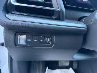 2025 Chevrolet Traverse, $39855.00. Photo 12