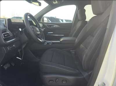 2025 Chevrolet Traverse, $41990.00. Photo 3