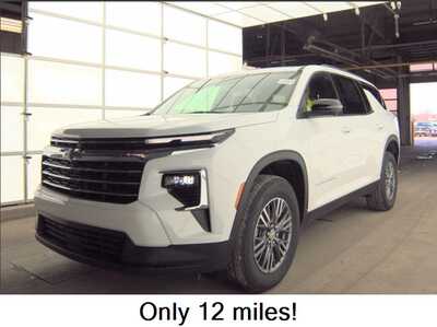 2025 Chevrolet Traverse, $41990.00. Photo 1