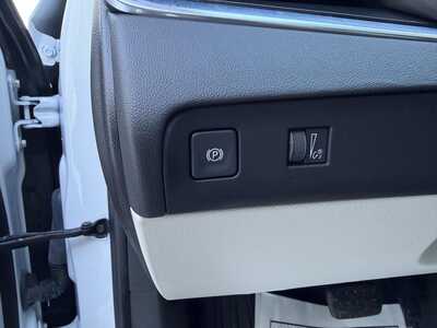 2023 Buick Enclave, $32855.00. Photo 12