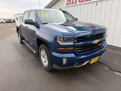 2017 Chevrolet 1500 Crew Cab, $18550.00. Photo 2