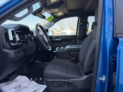 2022 Chevrolet 1500 Crew Cab, $33655.00. Photo 11