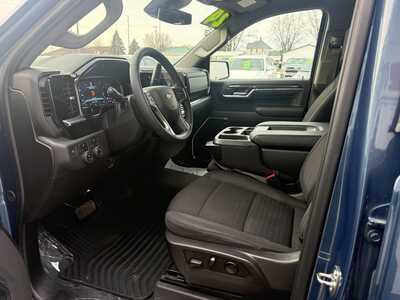 2024 Chevrolet 1500 Crew Cab, $36855.00. Photo 11