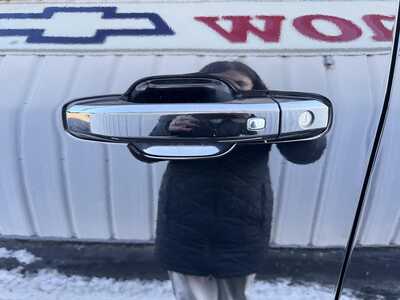 2025 GMC 2500 Crew Cab, $51899.00. Photo 12