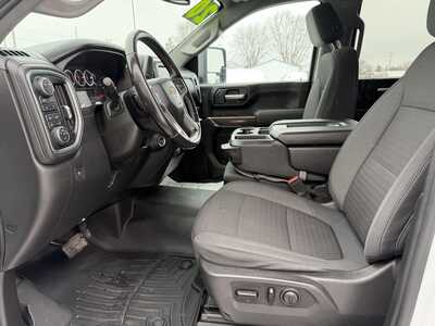 2020 Chevrolet 2500 Crew Cab, $31899.00. Photo 9