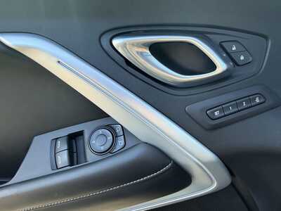 2018 Chevrolet Camaro, $22950.00. Photo 12