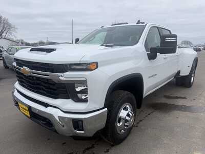 2026 Chevrolet 3500 Crew Cab, $73499.00. Photo 2