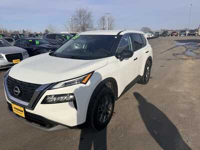 2023 Nissan Rogue, $19899.00. Photo 2