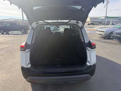 2023 Nissan Rogue, $19899.00. Photo 4