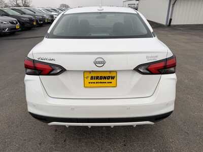 2025 Nissan Versa, $15950.00. Photo 5