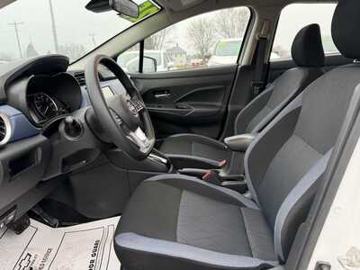 2025 Nissan Versa, $15950.00. Photo 9