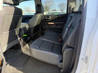 2017 Chevrolet 1500 Crew Cab, $29990.00. Photo 10