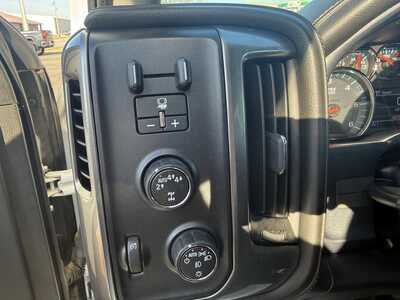 2017 Chevrolet 1500 Crew Cab, $29990.00. Photo 12