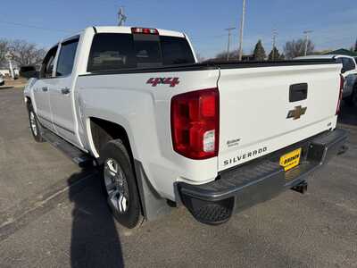 2017 Chevrolet 1500 Crew Cab, $29990.00. Photo 3