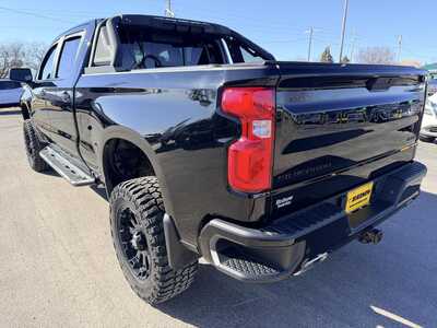 2020 Chevrolet 1500 Crew Cab, $32955.00. Photo 3