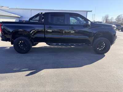 2020 Chevrolet 1500 Crew Cab, $32955.00. Photo 6