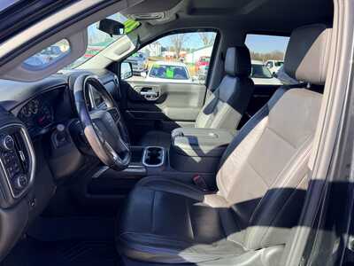 2020 Chevrolet 1500 Crew Cab, $32955.00. Photo 9