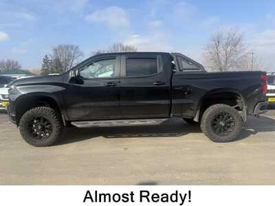 2020 Chevrolet 1500 Crew Cab, $31990.00. Photo 1
