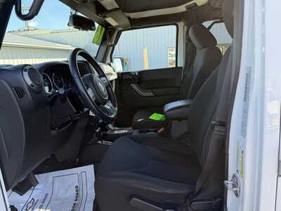 2016 Jeep Wrangler Unlimited, $18966.00. Photo 9