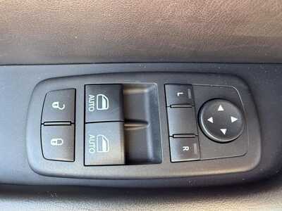 2015 Dodge Challenger, $19950.00. Photo 11