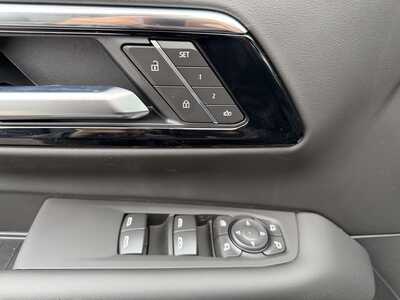 2026 Chevrolet Suburban, $78699.00. Photo 12