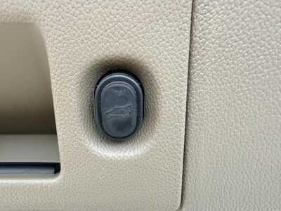 2015 Chevrolet Suburban, $16825.00. Photo 6