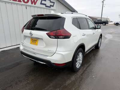 2019 Nissan Rogue, $14999.00. Photo 3