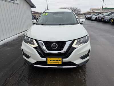2019 Nissan Rogue, $14999.00. Photo 6