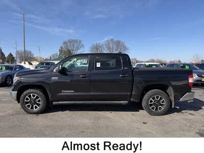 2021 Toyota Tundra Crew Cab, $35990.00. Photo 1