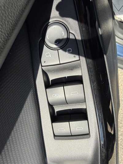 2025 Chevrolet Equinox, $28990.00. Photo 12